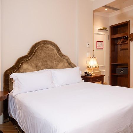 Ebel Boutique Hotel Tirana Exteriör bild