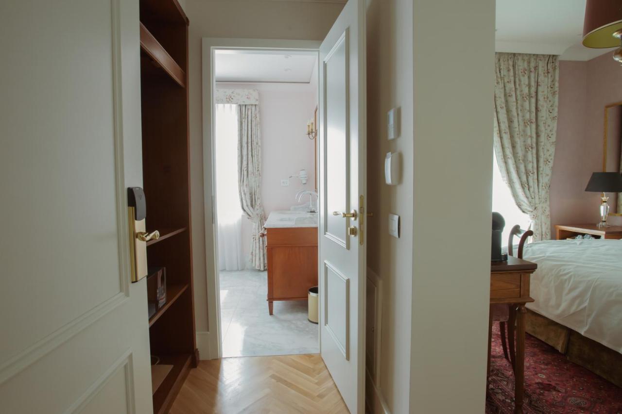 Ebel Boutique Hotel Tirana Exteriör bild