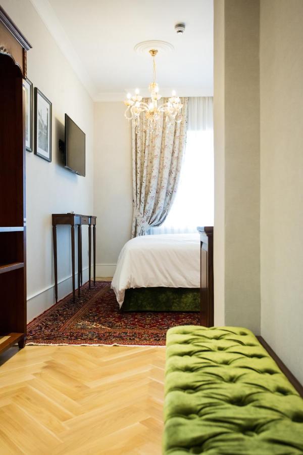 Ebel Boutique Hotel Tirana Exteriör bild