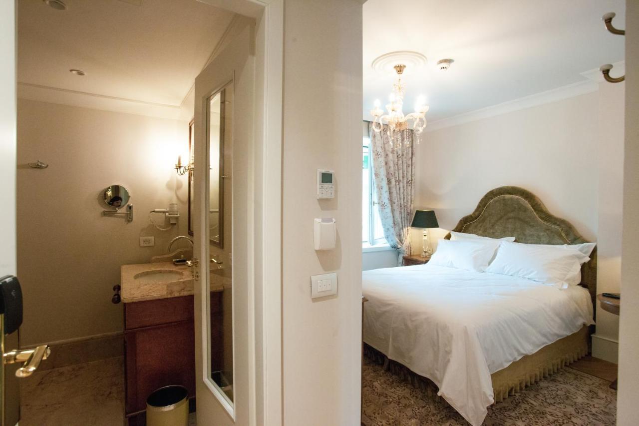 Ebel Boutique Hotel Tirana Exteriör bild