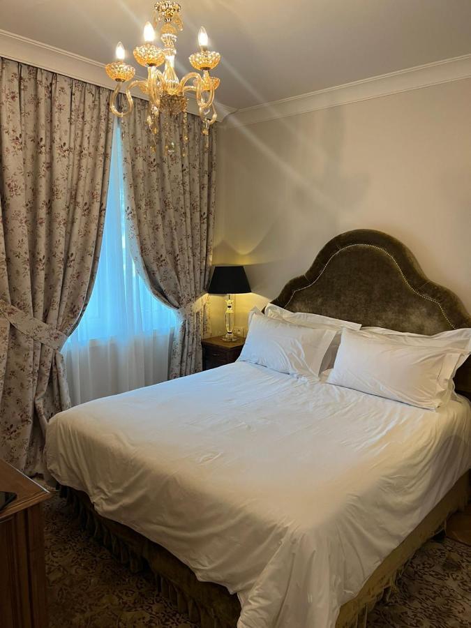 Ebel Boutique Hotel Tirana Exteriör bild