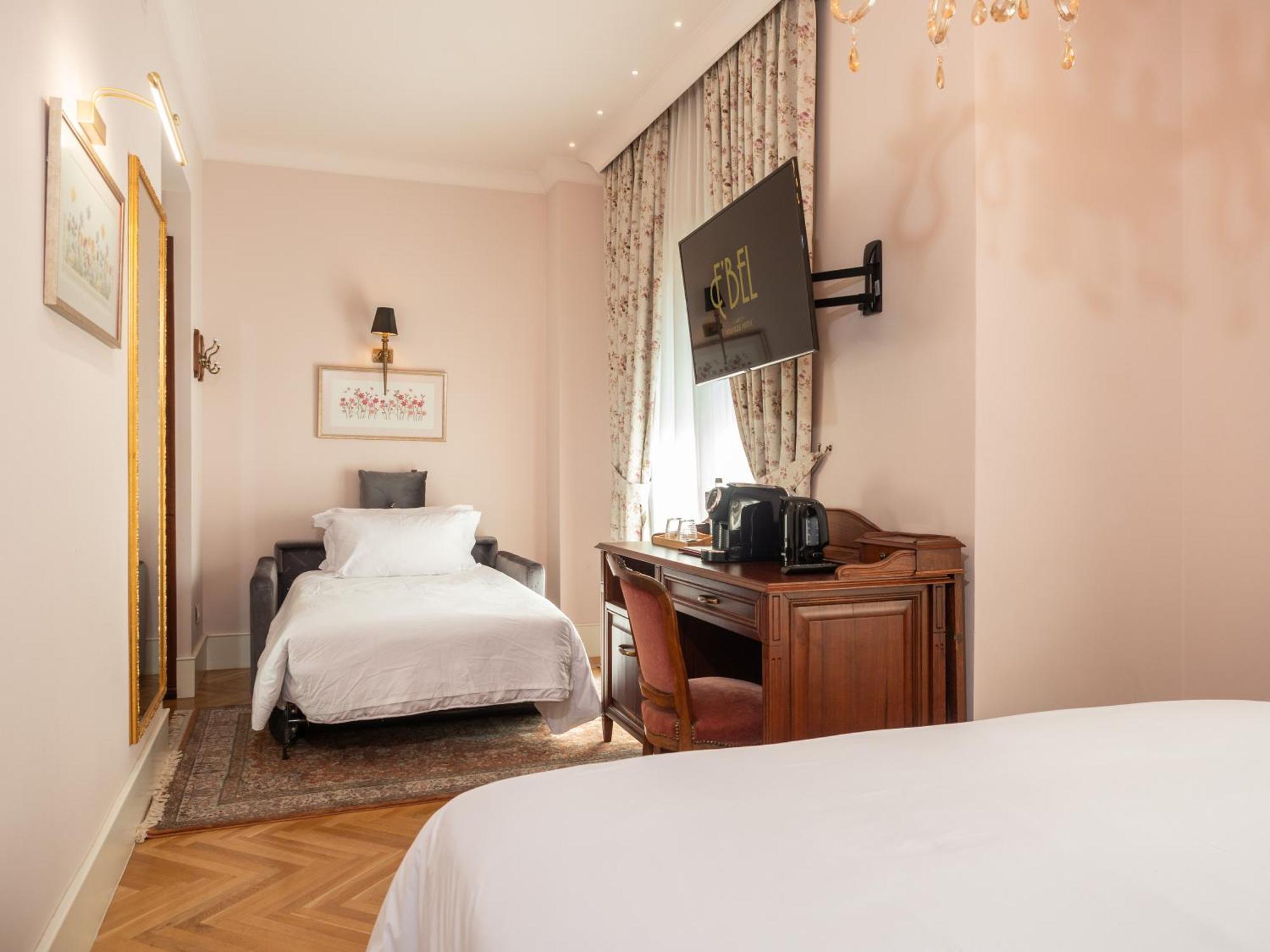 Ebel Boutique Hotel Tirana Exteriör bild