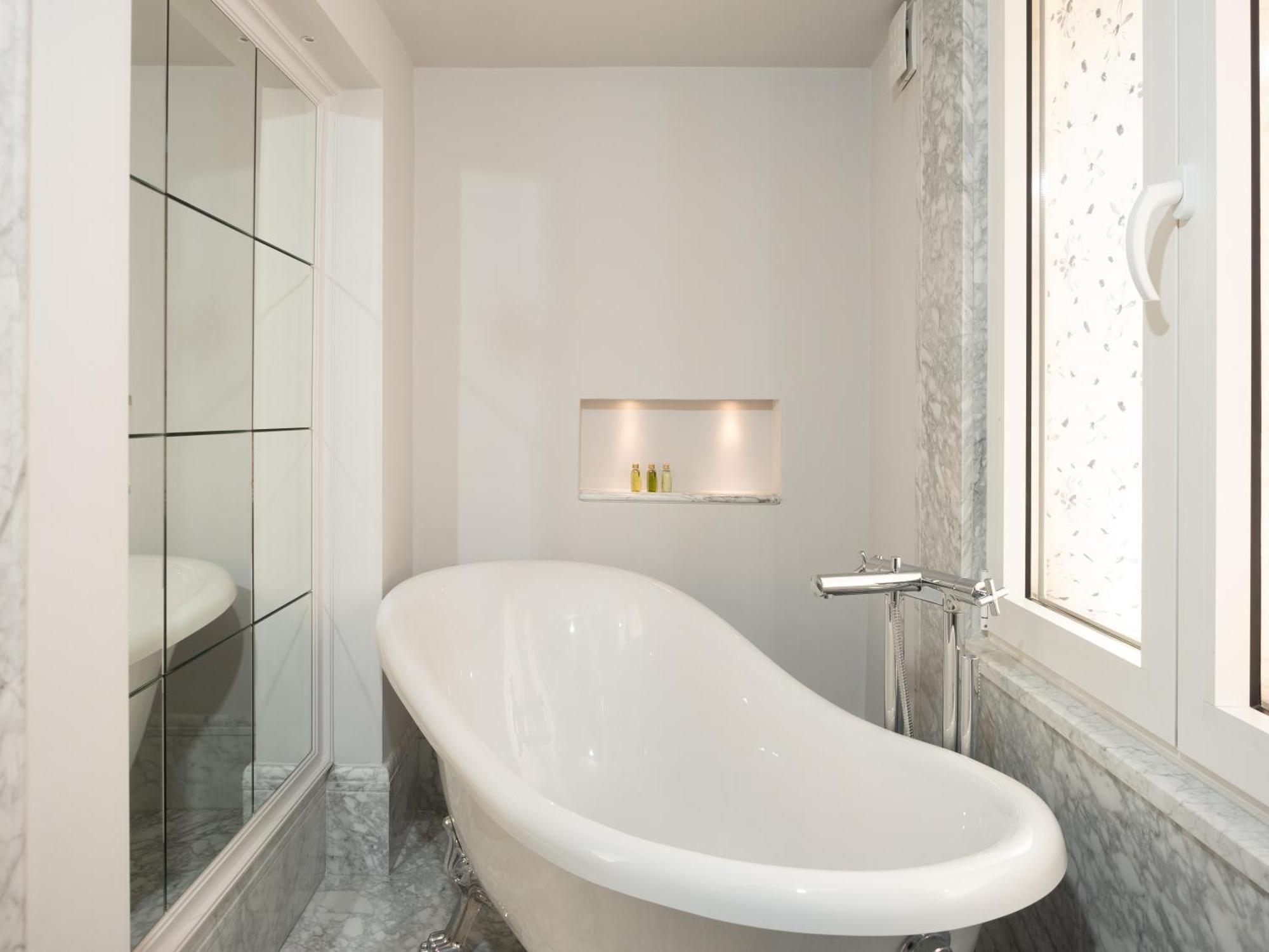 Ebel Boutique Hotel Tirana Exteriör bild