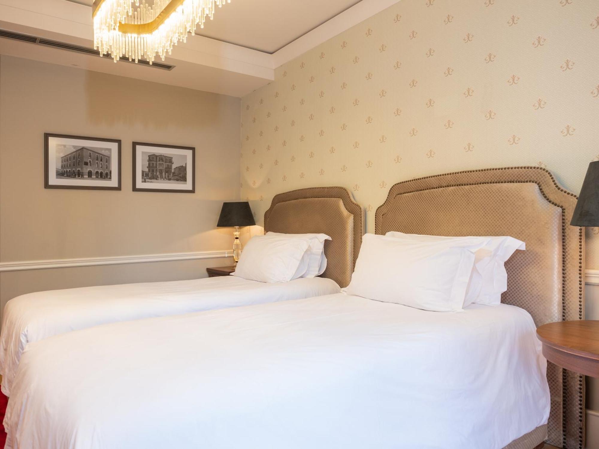 Ebel Boutique Hotel Tirana Exteriör bild