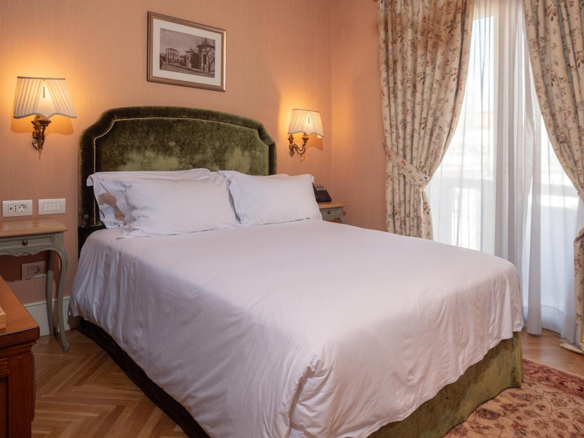 Ebel Boutique Hotel Tirana Exteriör bild